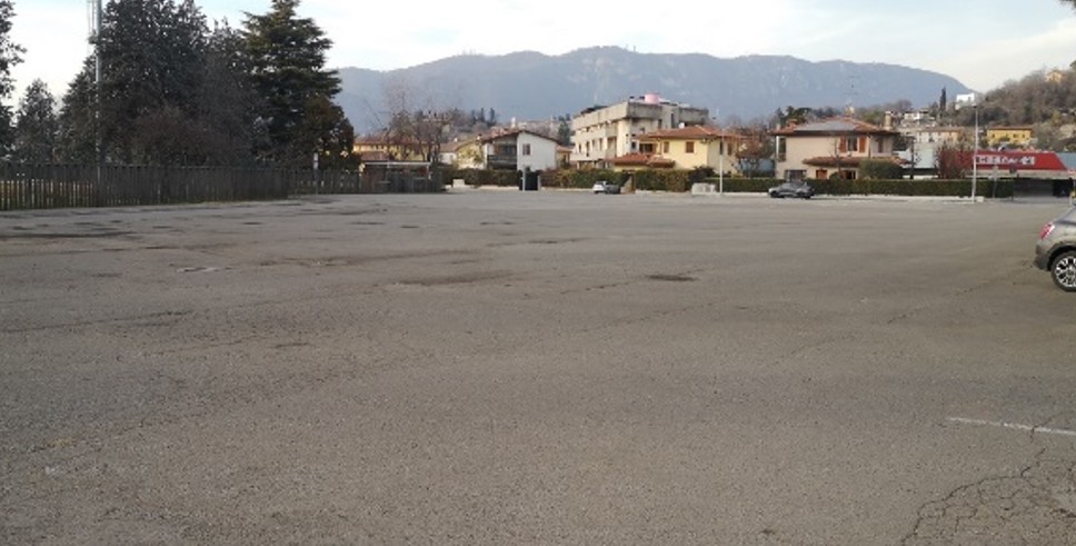 Area Attesa A.08: Parcheggio - Via Fratelli Kennedy