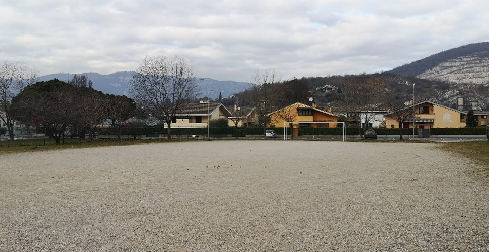 Area Ricovero R.06: Campo da calcio - Via Milano